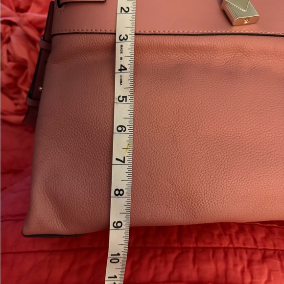 Elegant Michael Kors Pink Leather Handbag - Picture 3 of 13